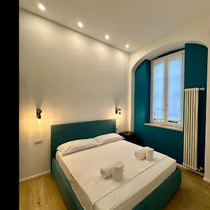https://lr-deluxe-apartments-porta-venezia-bilocale-con.it-lombardy.com